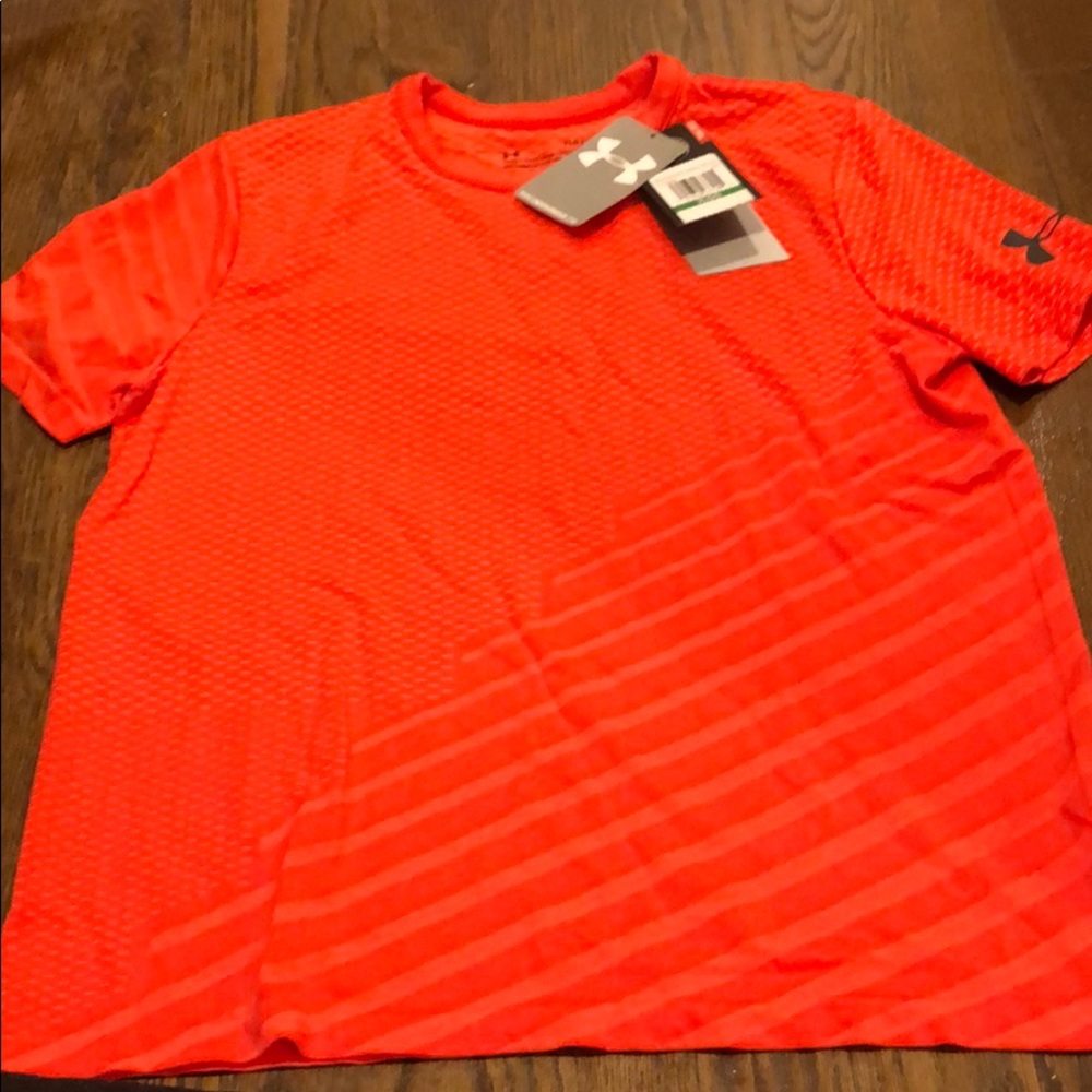 T-shirts - Picture 2 of 3